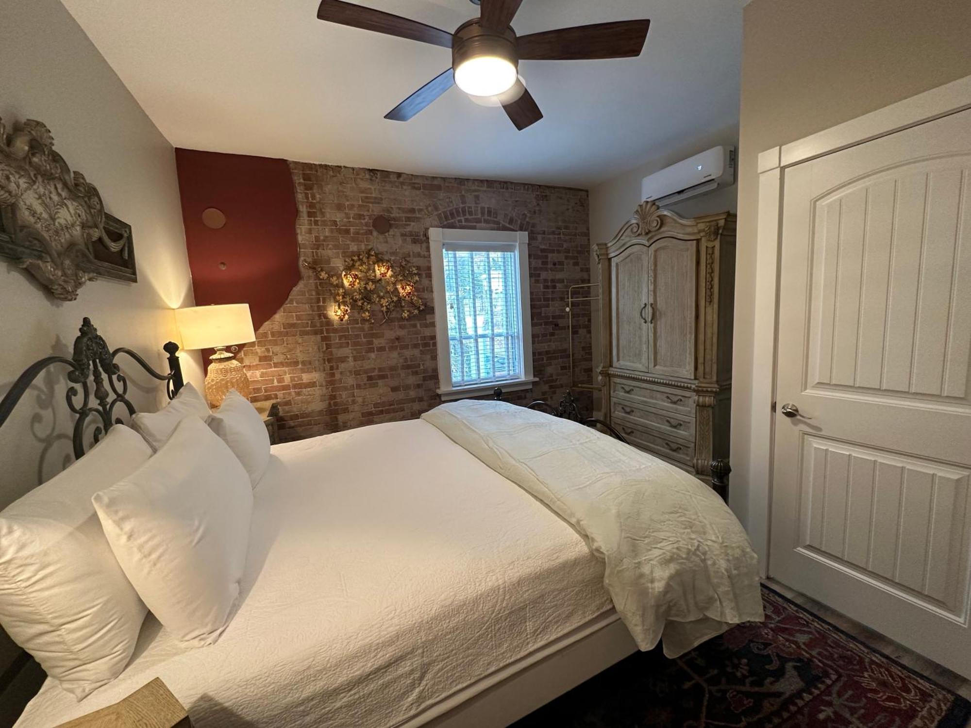 Bisbee Brownstone Suites Habitación foto